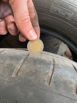 Goodyear 215/55/R17 94V - 4