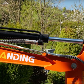 Nový minibager Euro Trade ETB-SD13D - 4