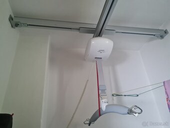 Zdvihacie zariadenie a plosina pre imobilnych - 4