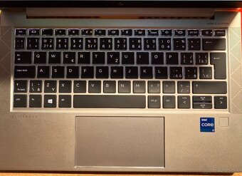 Predám notebook HP EliteBook 830 G8 - 4