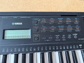 Yamaha PSR-E273 digitálne klávesy - 4