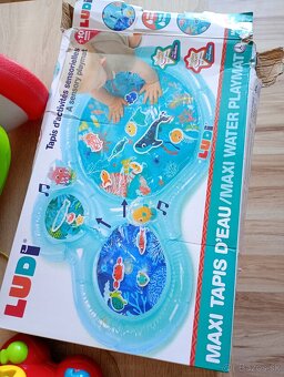 Detské chodítko plus hračky - 4