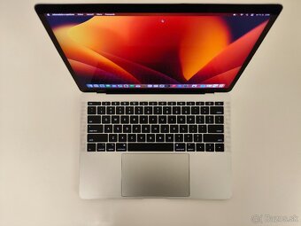 MacBook Pro 2017 | i5 • 8GB • 256GB SSD - 4