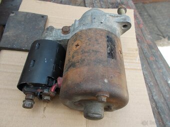 Predam neznamy starter Skoda 120 nadrz ostrek drz kapoty - 4