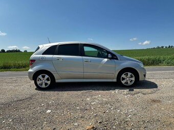 Mercedes-Benz B180 - 4