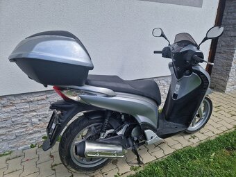 Skúter HONDA - SH125I (2010) - 4