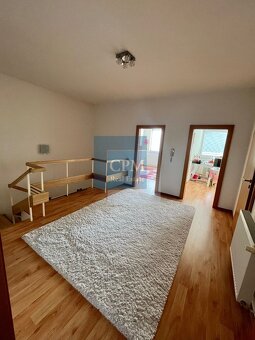 Ponúkam na predaj veľký 5- izbový rodinný dom v Pezinku v ti - 4