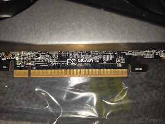 Gigabyte Radeon RX 6700 XT GAMING OC 12G - 4