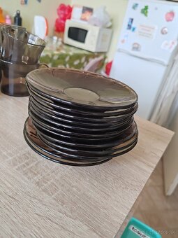 šálky a poháriky - 4