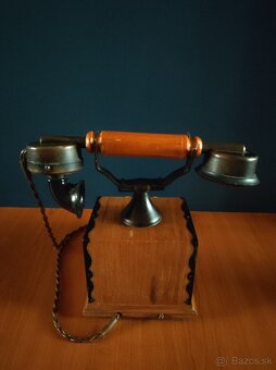 Retro telefon Tesla - 4