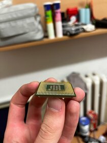 Predám procesor Intel Pentium 4 s výkonom 2,60Gh - 4