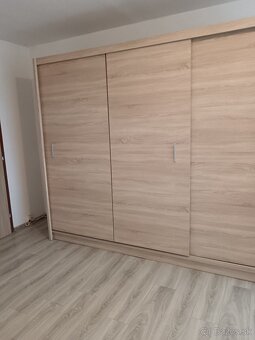 VEĽKÁ ELEGANTNÁ PRAKTICKÁ NOVÁ SKRIŇA - 4