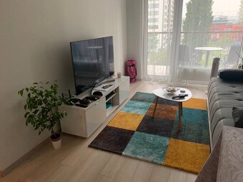 Nový moderný byt s balkónom a parkovaním v širšom centre. Ja - 4