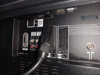 Panasonic LCD TV - 4