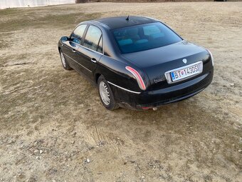 Lancia Thesis 2,4d  110kw manuál6 - 4