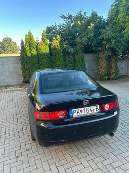 Honda Accord VII 2.0 - 4