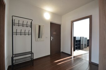 EXKLUZÍVNE NA PRENÁJOM PEKNÝ 3 IZBOVÝ BYT NA PODVRŠKOCH - 4