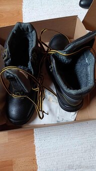 Zimné, zateplené, pracovné topánky 43 - 4