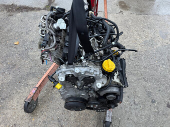 -----NISSAN RENAULT 1.3 TCe Mild Hybrid----- - 4