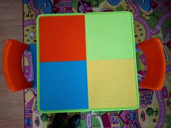 stolik s dvoma stolickami - 4