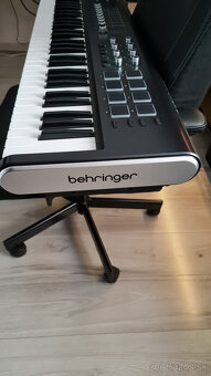 Behringer Motor 61 - 4