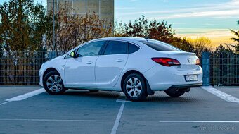 Opel Astra Sedan 1.6 CDTI 100 kw - 4