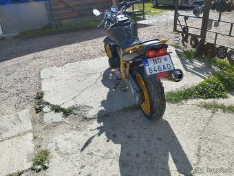 Kawasaki ZR-7 - 4