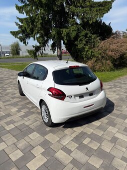 Peugeot 208 1.2 - 4