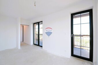 PREDAJ, 2-izbový byt, balkón, 60 m2 + Parking, Stará Lesná, - 4