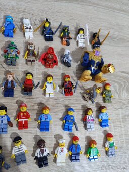 Lego minifigúrky a súčiastky - 4