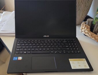ASUS Vivobook - 4