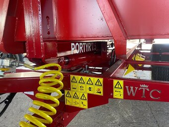 Traktorový nosič kontejnerů Portýr 7.5 s kontejnerem - 4