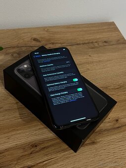 iPhone 11 Pro Max 64GB - 4