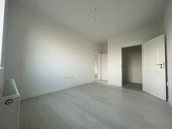 NOVÝ mimoriadne priestranný 3-izbový byt - 4