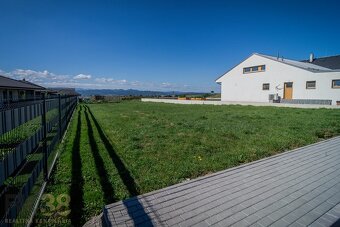 Stavebný pozemok s kompletnými sieťami v krásnej lokalite - 4