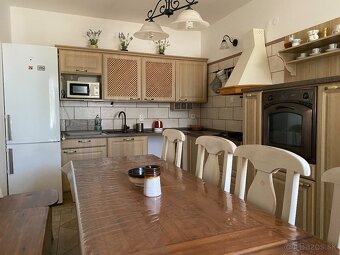 Na predaj štýlový dom s wellnessom v centre Pozby. - 4