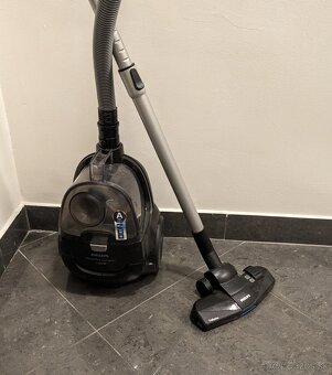 Vysávač Philips PowerPro compact - 4