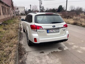 Rozpredám Subaru outbek - 4