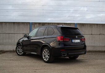 BMW X5 xDrive30d 190kW M-Packet - 4
