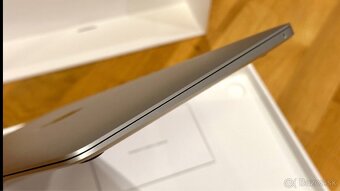 MacBook Air 2019 - 4