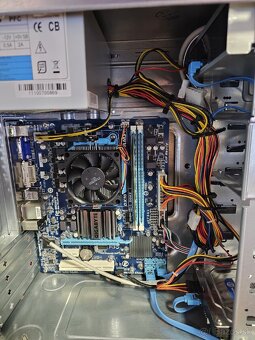 Stolny pc 6 jadrovy AMD - 4