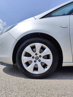Opel Zafira Tourer 2.0 CDTi ECOTEC - 4