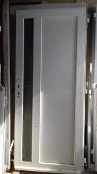 dvere plastove  vchodove dvere  garaž brana - 4