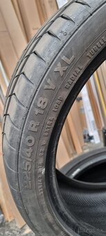 Continetal 225/40/R18 - 4