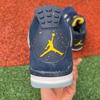 Air Jordan 4 Michigan PE - 4