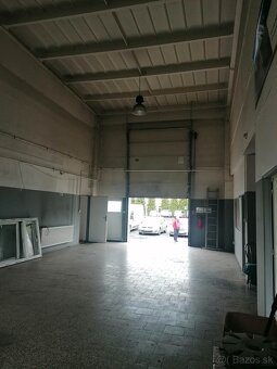 Na prenájom priestor 300 m2 + pozemok 2000 m2 Banská Bystric - 4