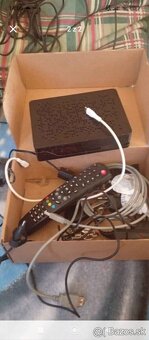 PONÚKAM NA PREDAJ PLAZMU SAMSUNG+STOLIK POD TELKU. - 4