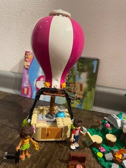 LEGO Friends 41097 – Heartlake Hot Air Balloon - 4