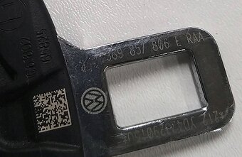 VW Passat B8 2014- ľavý a pravý zadný pás  cena/ks - 4