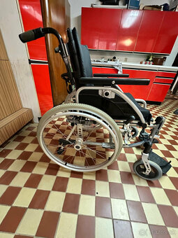 Predám invalidný vozík - 4